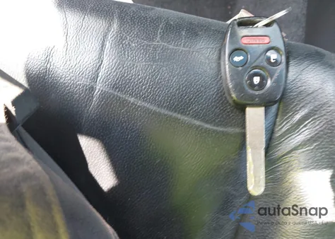 2010 Honda Accord 2.4 Ex-L z USA, uszkodzony, nr VIN 1HGCS1B84AA007210